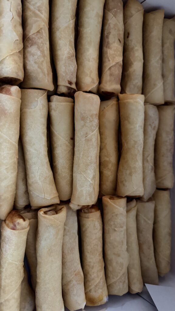 Indonesische loempia met kip Onze indonesische loempia is rijk gevuld met kip, wortelen en bamboescheuten. Ook hebben we een vegetarische variant.